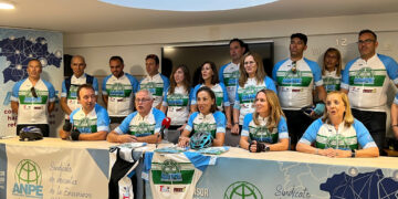 La ciclista salmantina Dori Ruano, madrina de la campaña del Defensor del Profesor de ANPE de Castilla y León