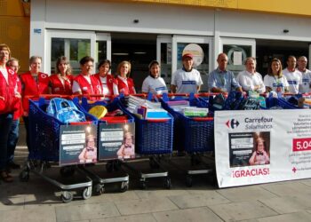 La XIV campaña ‘Vuelta al Cole Solidaria’ de la Fundación Carrefour entrega más de 5.000 euros en material escolar a Cruz Roja Salamanca