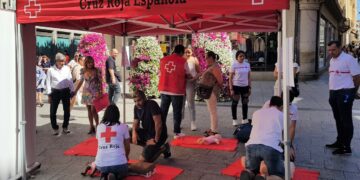 Cruz Roja enseña técnicas de primeros auxilios a los salmantinos