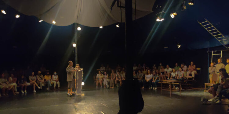 ‘Volatiritormes’ se traslada a la carpa de La Serna con la tradición y vanguardia del espectáculo circense ‘Emisfero’