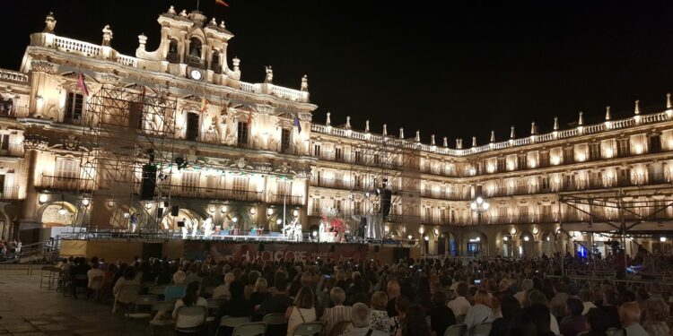 Gran respuesta del público en el I Festival Internacional de Folklore Ciudad de Salamanca