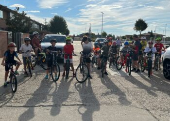 Los vecinos de Cabrerizos disfrutan de una ruta saludable en bici