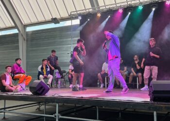 La batalla de rap pone el broche final a la programación especial de verano para los jóvenes de Carbajosa