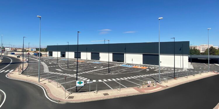 La apertura del nuevo parque comercial incrementará la oferta de establecimientos en la milla de oro salmantina a partir del 11 de octubre