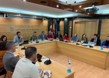 Carbajosa suplementa el presupuesto en 80.100 euros para la contratación de un arquitecto y reforzar la limpieza en las instalaciones deportivas y los colegios del municipio