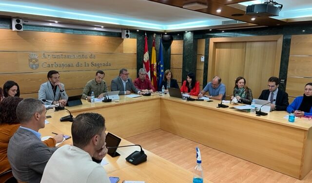 Carbajosa suplementa el presupuesto en 80.100 euros para la contratación de un arquitecto y reforzar la limpieza en las instalaciones deportivas y los colegios del municipio