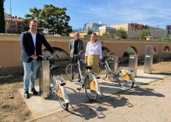 Santa Marta estrena la tercera plataforma de alquiler de bicicletas en la avenida Padres Paúles junto a los centros comerciales