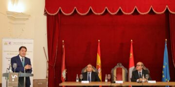 Fernández Mañueco ha defendido una sanidad de calidad a pesar de los enormes desafíos