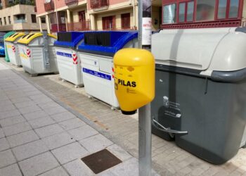 Carbajosa amplía su apuesta por el reciclaje con la instalación de siete nuevos contenedores de pilas