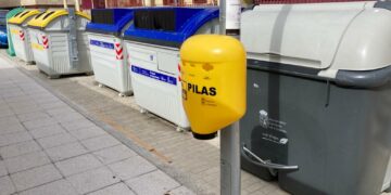 Carbajosa amplía su apuesta por el reciclaje con la instalación de siete nuevos contenedores de pilas