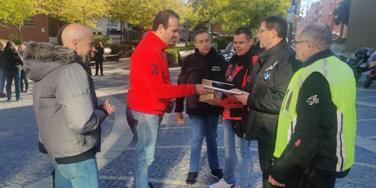 Santa Marta muestra el Museo de la Moto Histórica a 150 moteros del Club ‘RT BMW’