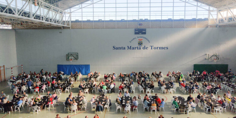 Santa Marta recibe a 550 personas de toda la provincia para celebrar el Día de los Mayores