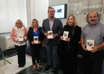 La mexicana Jeannette L. Clariond gana el IX Premio de Poesía Pilar Fernández Labrador con ‘Cuerpo de mi sangre’