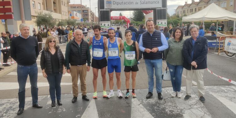 Carlos Gallego y Sandra Santamaría vencen en la Media Maratón de Diputación marcada por el viento