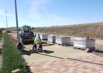 Comienzan las obras de urbanización de la calle Salamanca, en zona de la Vía Verde que une Carbajosa con Alba de Tormes