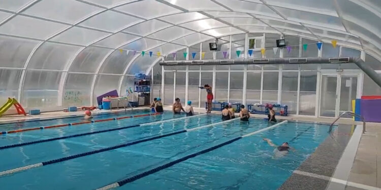 Santa Marta comienza los cursos de la piscina climatizada con 858 usuarios, 258 más que la última campaña