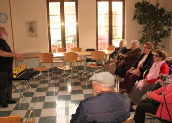 La Semana de la Biblioteca continúa con cuentacuentos para niños y mayores y actividades en las que los libros y sus historias ‘atrapan’ a nuevos lectores