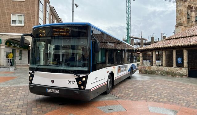 Carbajosa pone en marcha una nueva línea de autobús a los centros comerciales los sábados
