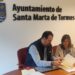 La renovación del convenio permitirá a las personas mayores seguir utilizando el servicio de fisioterapia