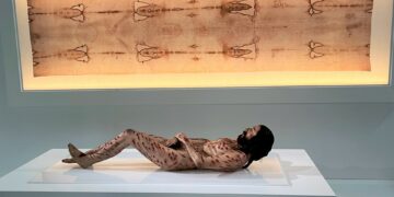 ‘The Mystery Man’ descubre en primicia mundial en Salamanca el cuerpo hiperrealista de Cristo en calidad humana