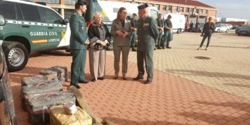 La Guardia Civil de Salamanca detiene a una mujer que transportaba once fardos con 330 kilos de hachís en una furgoneta