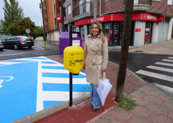 Un paso más en el reciclaje con la instalación de 15 contenedores para pilas