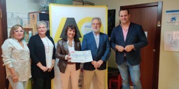 Los vecinos de Valdelagua donan la recaudación de la cena de las fiestas a la Asociación Aspas