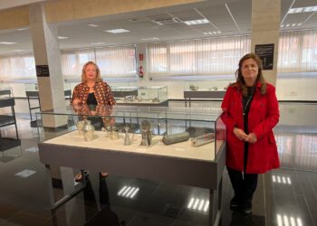 Villares recupera el valor que tuvo la hojalata en la vida diaria con la colección de la etnógrafa Rosa María Lorenzo