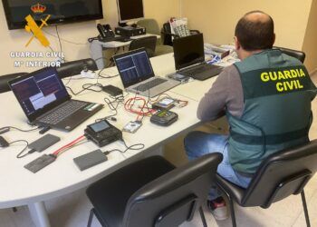 La Guardia Civil desarticula la red que había estafado 2 millones a más de 1.200 personas, entre ellos 80 salmantinos