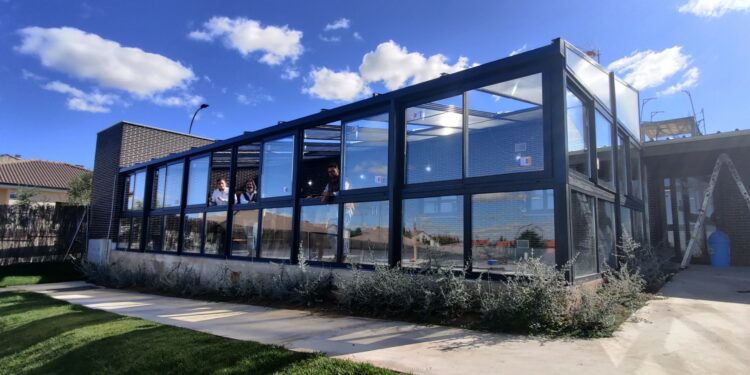 Carrascal instalará placas solares en las piscinas municipales para cubrir el coste energético de las instalaciones