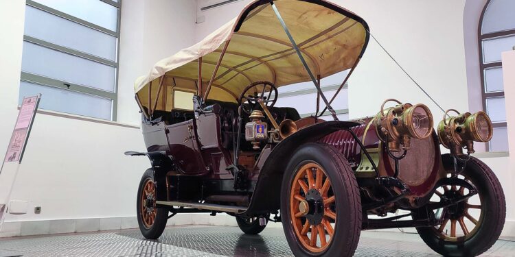 Un Delaunay Belleville de 1908, pieza estrella del mes en el Museo de Historia de la Automoción de Salamanca