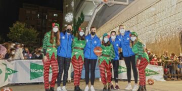 La Fundación AVIVA y el Club Baloncesto Avenida, protagonistas del encendido navideño de El Corte Inglés