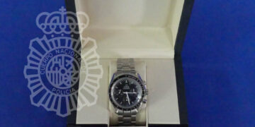 Detenido un hombre de 38 años como presunto autor de delitos de estafa por la venta de relojes falsos