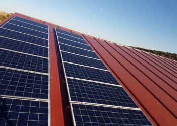 El Parque de Bomberos, Policía Local, el Centro Julián Sánchez ‘El Charro’ y el Centro de Vistahermosa cuentan con una nueva instalación solar fotovoltaica