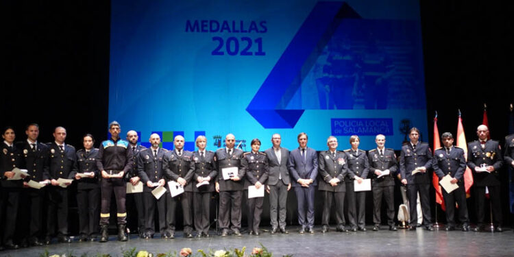 Homenaje y reconocimiento al trabajo desempeñado por la Policía Local