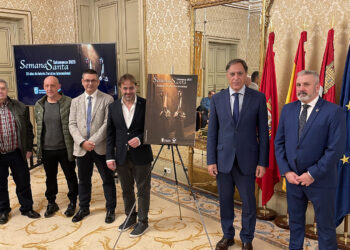 Alfonso Barco y su fotografía ‘Pasión 1’ son los protagonistas del cartel oficial de la Semana Santa de 2023