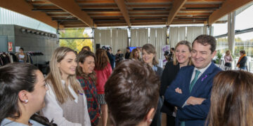 Fernández Mañueco reafirma su compromiso en la lucha contra la violencia de género