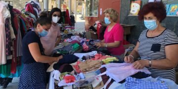 La asociación de mujeres volverá con el mercadillo navideño para llenar de solidaridad el municipio