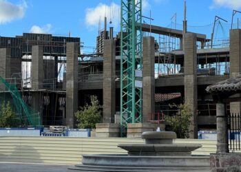 Cs Carbajosa propone el traslado de la fuente de la Plaza del Ayuntamiento en el centro del municipio a la plaza Víctimas del Terrorismo