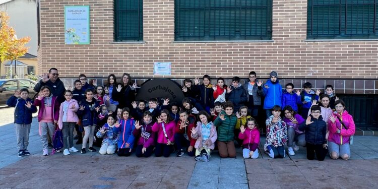 Carbajosa marca en morado su compromiso contra la violencia de género