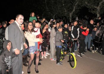 Apagón total en Castellanos para celebrar un Halloween de terror y fuego