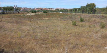 Santa Marta firma un convenio para ceder suelo municipal y volver a construir vivienda protegida doce años después