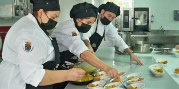 ‘Cocina portuguesa’, ‘corte de jamón’ y ‘panes españoles y panes portugueses’ componen la oferta monográfica del mes de noviembre