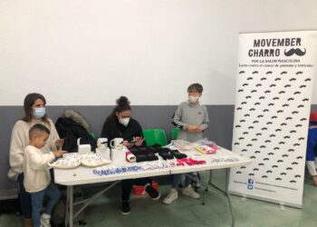 Los vecinos de Doñinos se unen a la causa de Movember Charro contra el cáncer de próstata con castañada y bingo solidario