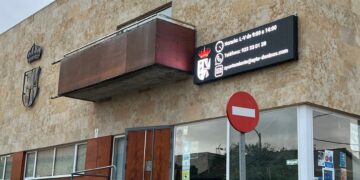 Doñinos estrena dos pantallas electrónicas para mantener informados a los vecinos de las actividades y asuntos de interés municipales