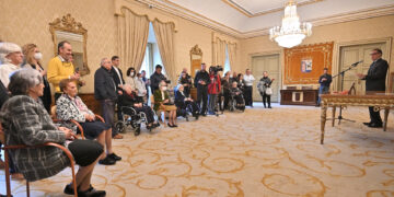 El Ayuntamiento homenajea a seis mujeres centenarias de la ciudad