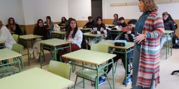 Los alumnos de los institutos de Santa Marta reciben charlas sobre suicidio