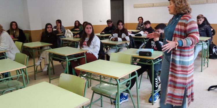 Los alumnos de los institutos de Santa Marta reciben charlas sobre suicidio