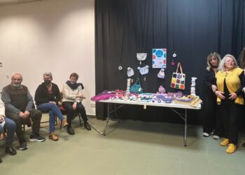 ‘Tejemaneje’: manos solidarias que convierten la lana en arte