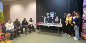 ‘Tejemaneje’: manos solidarias que convierten la lana en arte